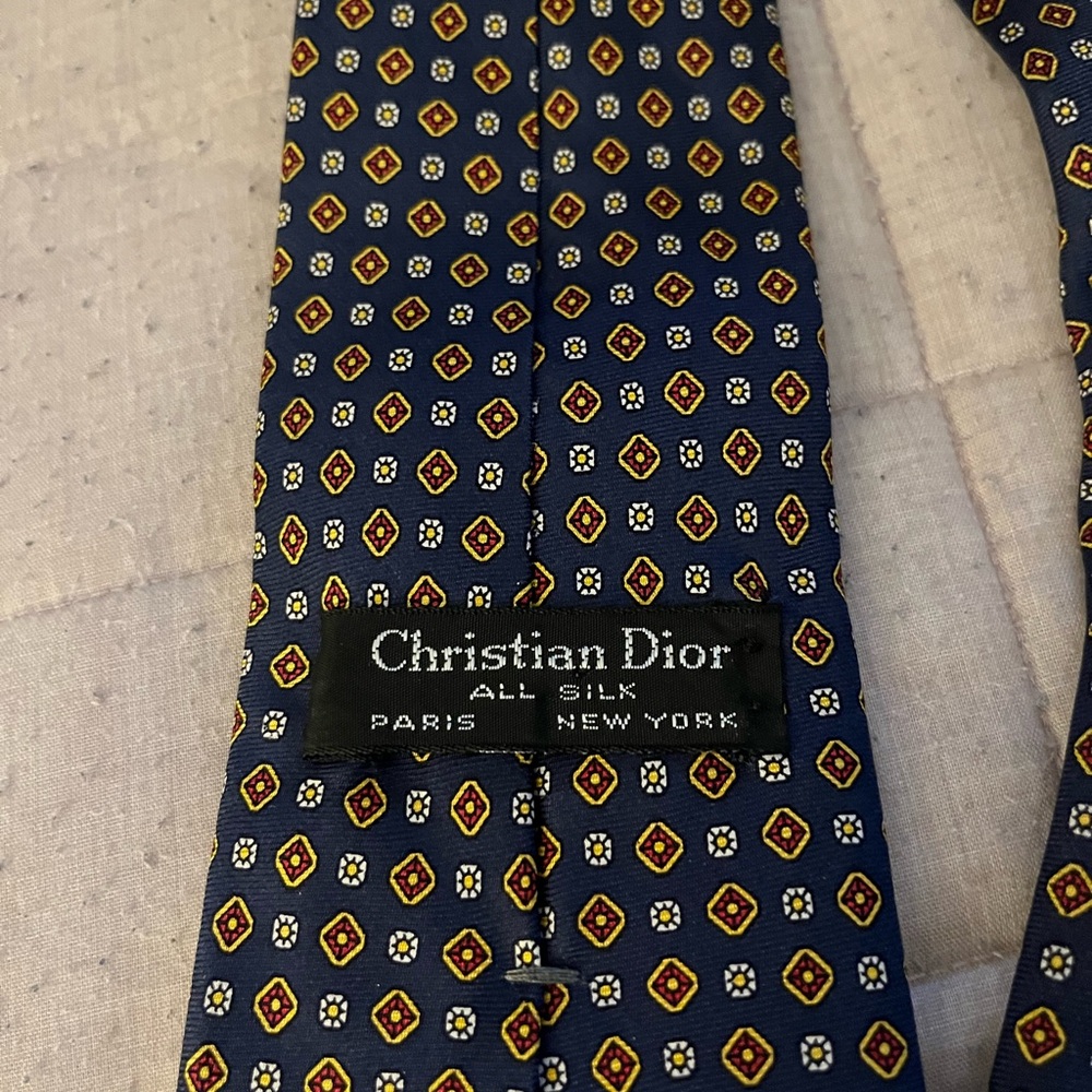 Christian Dior men’s 100% silk tie - Picture 3 of 3